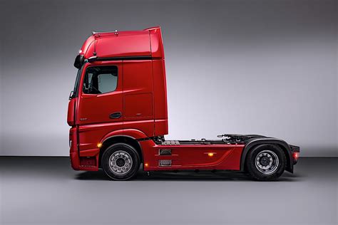 Mercedes Benz Actros L Revealed As Largest And Most Capable In The