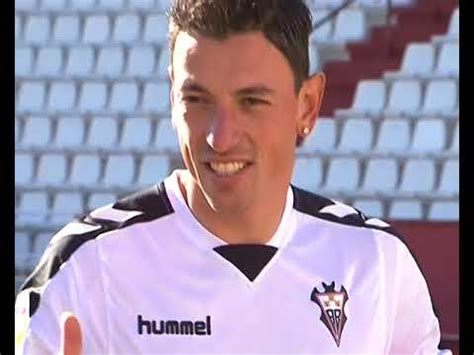 El Albacete Balompié presenta a su nuevo central Nicolás Gorosito