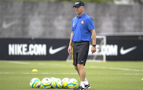 Mano Faz Treino Fechado Para Ajustar Equipe Que Enfrenta O Penapolense