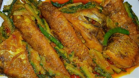 Puthi and Bele fish with bitter gourd recipe পট এব বল মছ করল