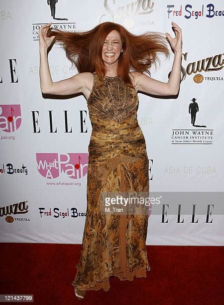 8 Hot Sexy Vicki Lewis Bikini Pics