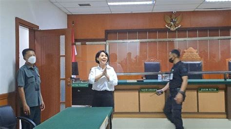 Natalia Rusli Dituntut 1 Tahun 3 Bulan Penjara Atas Kasus Penipuan