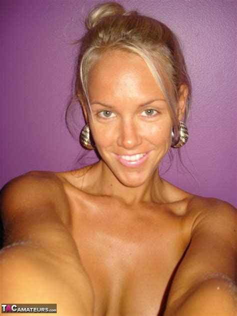 Hot Blonde Aussie Jewel Displays Her Big Boobs While Taking Nude Selfies CoedCherry