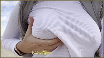 MILF With Incredible Tits Goes Public Braless XNXX