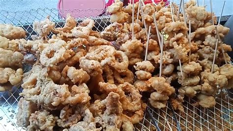 Philippines Street Food Calamares Isaw Proben Youtube