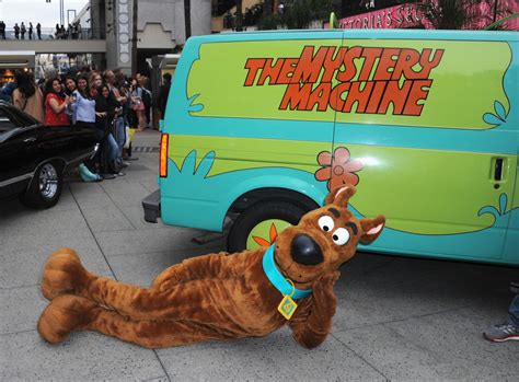 Velma Depicted As A Lesbian In New Scooby Doo Film IJR