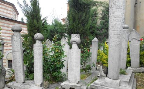 Şeyh Ebul Vefa Camii Haziresi Sidewalk Structures