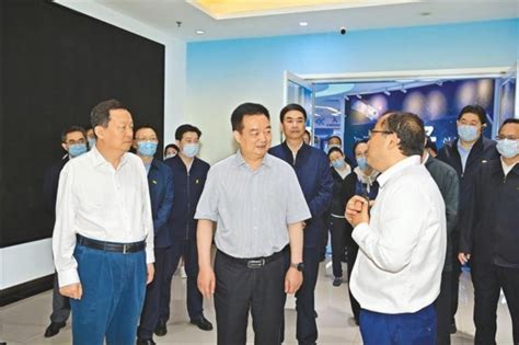 西藏自治区党政代表团赴山东省考察学习并召开两省区工作座谈会