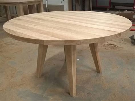 Ronde Tafel Eikenhout Tapse Poten Schuin Ronde Tafel Tafel Eikenhout