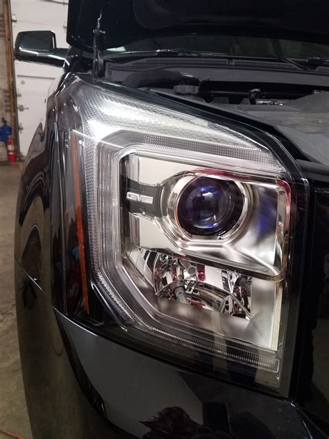led revers  zashhitnaia plenka na fary gmc yukon gmt