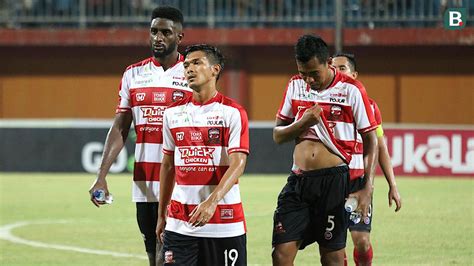 Pelatih Madura United Kalah Di Kandang Itu Sakitnya Luar Biasa