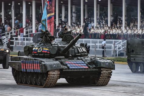 Модернизиран руски танк T-72B1 | IT.dir.bg
