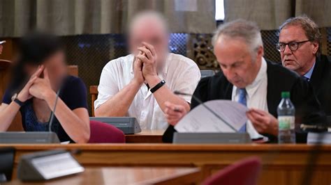 Tübingen Mutter lässt kleine Tochter Sex filmen Urteil