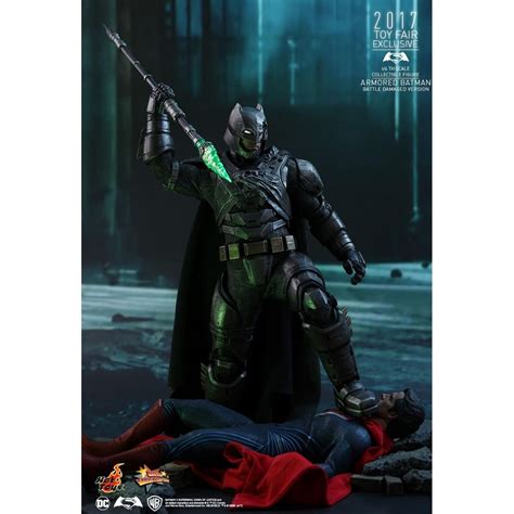 全新啡盒未開封 Hottoys Armored Batman Battle Damaged MMS417 戰損 蝙蝠俠 BVS Superman Hot Toys 興趣及遊戲 玩具