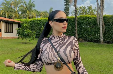 Eiza González deslumbró con bikini amarillo en la playa previo a las fiestas decembrinas Infobae