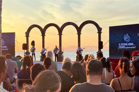 12 Tips to Make the Most of Malecón Puerto Vallarta at Any Time of Day