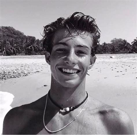 What A Babe Beautiful People Lovely Hot Surfers Foto Casual Raining Men Cute Relationships