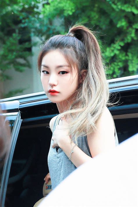 Pin By Irenek On Itzy 있지 Itzy Yeji Hairstyles Yeji Hairstyles