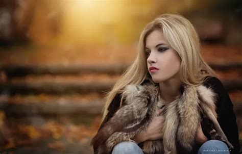 Wallpaper look girl blonde lips fur for mobile and desktop section девушки resolution