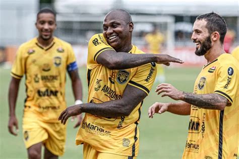 Amazonas vence Paysandu no Mangueirão e encaminha acesso na Arena da