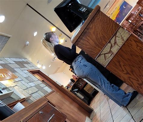 Petite Blonde Bubble Butt Coworker Tight Jeans Forum