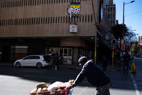 S Africa S Ruling ANC Starts Coalition Talks After Losing Majority