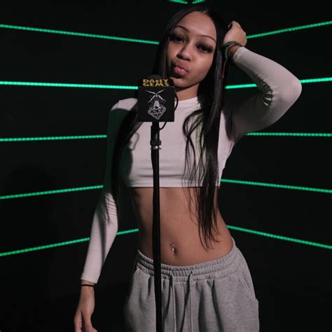 4 Hot Sexy Miyaa V Bikini Pics