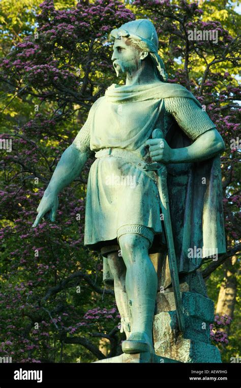 Rollo viking statue hi-res stock photography and images - Alamy