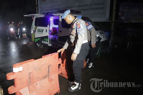 Suasana Malam Tahun Baru Di Kawasan Puncak Foto