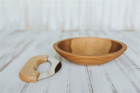 9 Inch Beech Chopping Bowl And Mezzaluna Knife Set With Bees Oil