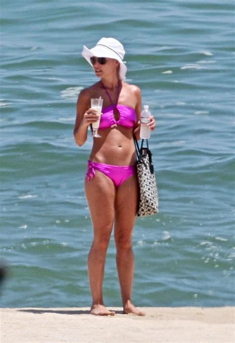 AWESOME BLOG AWESOME HOT KATHERINE HEIG IN BIKINI Photos