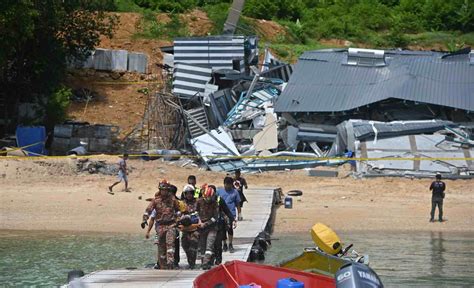 Tujuh Mangsa Terperangkap Bangunan Restoran Runtuh