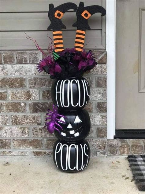 30 Budget Friendly Diy Outdoor Halloween Decorations That Are Eerily