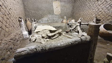 Remains Of Slave Room Unearthed At Pompeii In Rare Find Daily Sabah