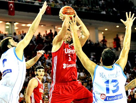 No Embalo Da Torcida E Da Rivalidade Hist Rica Turquia Derruba A