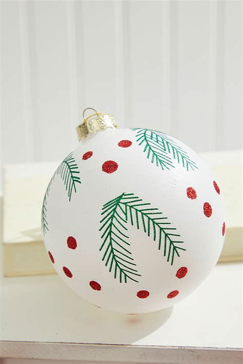 5" Red/White Christmas Ball Ornaments - Set of 6 - Decorator's Warehouse