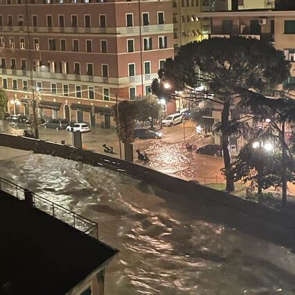 Maltempo Violento Temporale Su Milano Esonda Il Seveso