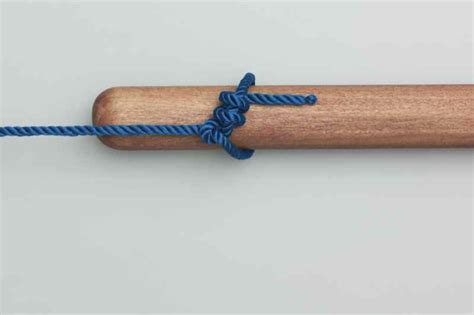 Timber Hitch How To Tie A Timber Hitch Using Step By Step Animations