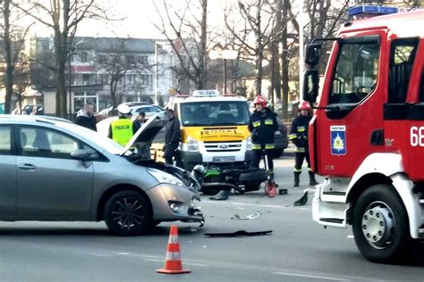 Zderzenie Samochodu Osobowego Z Motocyklem W Radzyminie WWL24