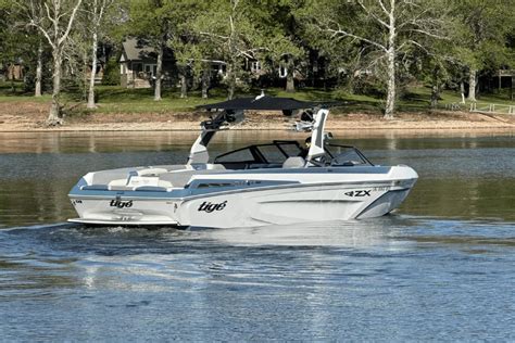 Le Bateau De P Che Et De Ski Nautique Tout Sur Le Nautisme