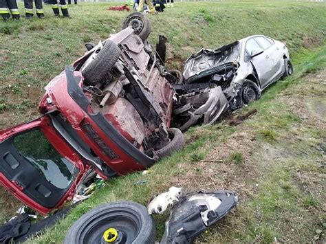 Wypadek I Dachowanie Na Autostradzie To Cud E Nie By O Ofiar