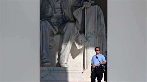 Us Park Police Investigating Vandalism At Lincoln Memorial Fox News