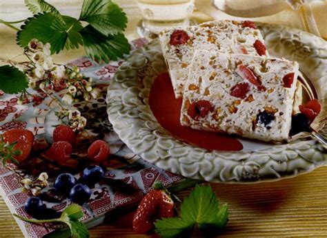 Recette Nougat Glacé Aux Fruits Rouges Marie Claire