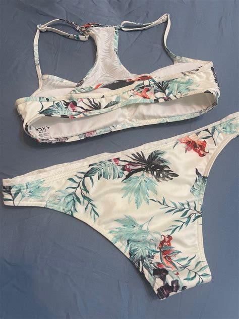 ROXY 泳衣 比基尼 白 M bikini 她的時尚 泳衣潛水衣 泳裝 比基尼在旋轉拍賣