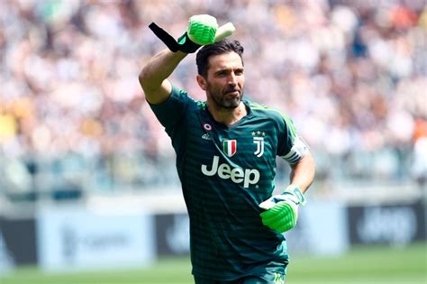 Juve Buffon torna le visite mediche giovedì