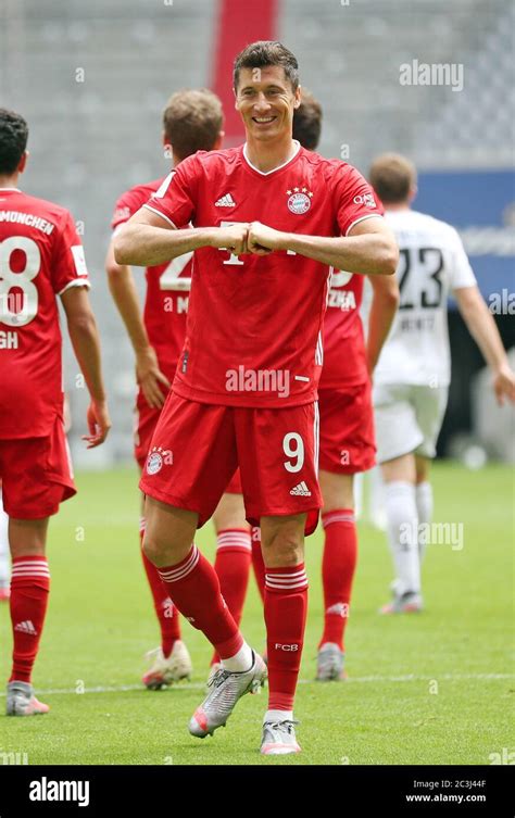 Robert Lewandowski Goal Celebration