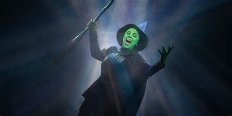 Review Wicked The Musical At Hobby Center For The Performing Arts