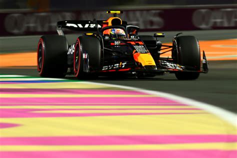 Sergio Perez en pole à Djeddah Verstappen en panne