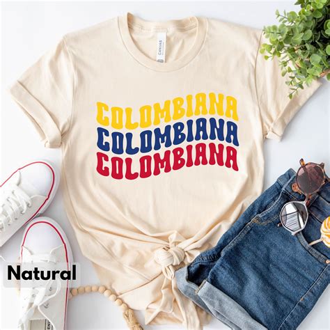 Colombiana Love T Shirt Gift For Colombian Colombiana Latina Women
