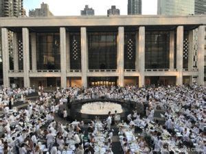 Nyc D Ner En Blanc Pop Up White Party Returns To Lincoln Center